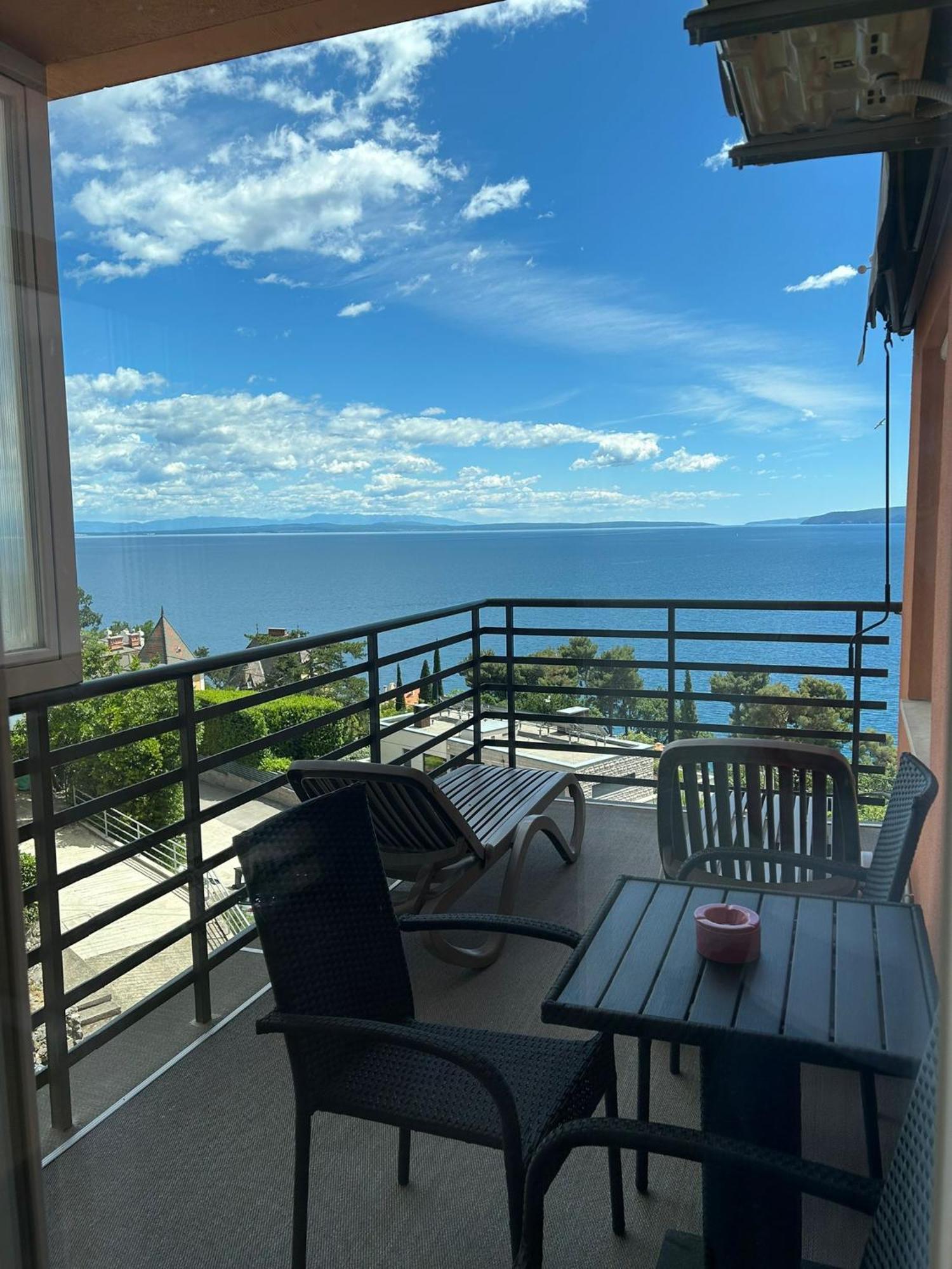 Apartmani Jelena Опатия Екстериор снимка